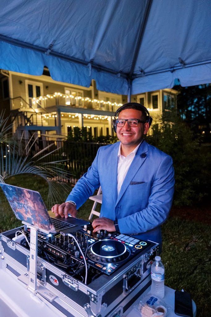 Loso sound Clt Wedding DJ- mixing at wedding