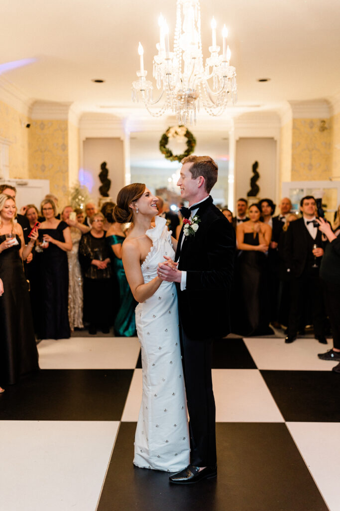 Wedding at The Morehead Inn in Charlotte NC classic style luxury wedding.